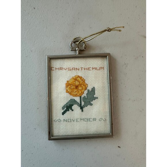 Handmade Other - Vintage Plastic Framed Cross-Stitching Chrysanthemlim Flower November Ornament